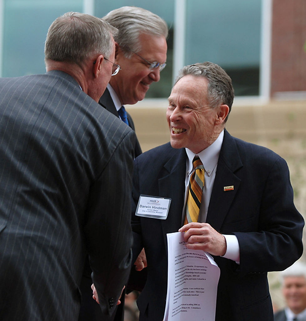 May 17, 2010 : Darwin Hindman attends a REDI conference